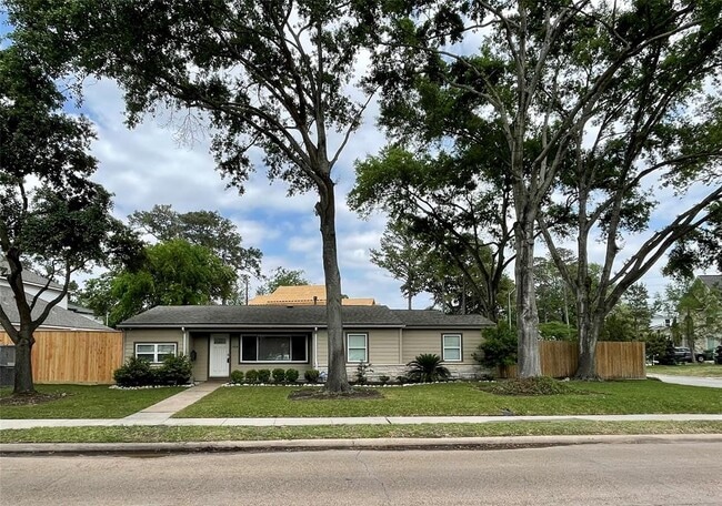 property at 1428 W 43rd St