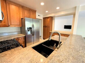 8120 Caminito Gianna in San Diego, CA - Building Photo - Building Photo
