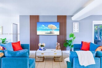 312 N Luna Ct in Hollywood, FL - Building Photo - Building Photo