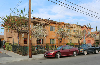 Windemere Apartments in Hayward, CA - Building Photo - Building Photo