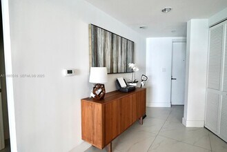 9821 E Bay Harbor Dr in Bay Harbor Islands, FL - Building Photo - Building Photo