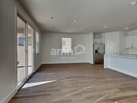 5723 Morgans Mile St in Las Vegas, NV - Building Photo - Building Photo