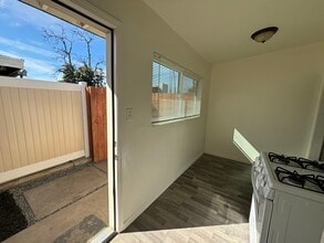 475 W Ramona Dr in Rialto, CA - Foto de edificio - Building Photo