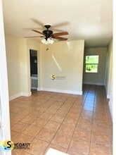 27178 Adams St in Punta Gorda, FL - Foto de edificio - Building Photo