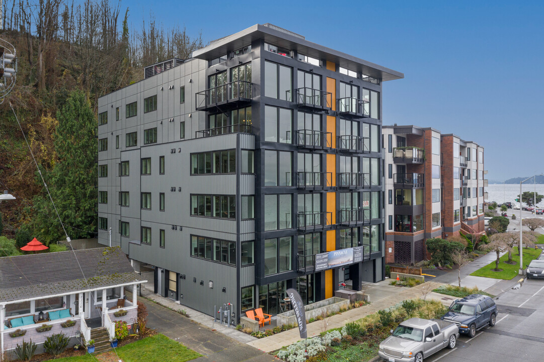 1118 Alki Ave SW in Seattle, WA - Building Photo