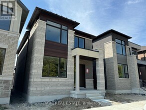 85 Albert Newell Dr in Markham, ON - Building Photo - Building Photo