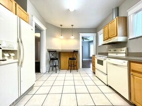 815 W Walnut St in Kalamazoo, MI - Building Photo - Building Photo