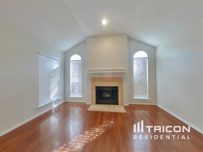 2817 Laurel Hill Dr in Flower Mound, TX - Foto de edificio - Building Photo