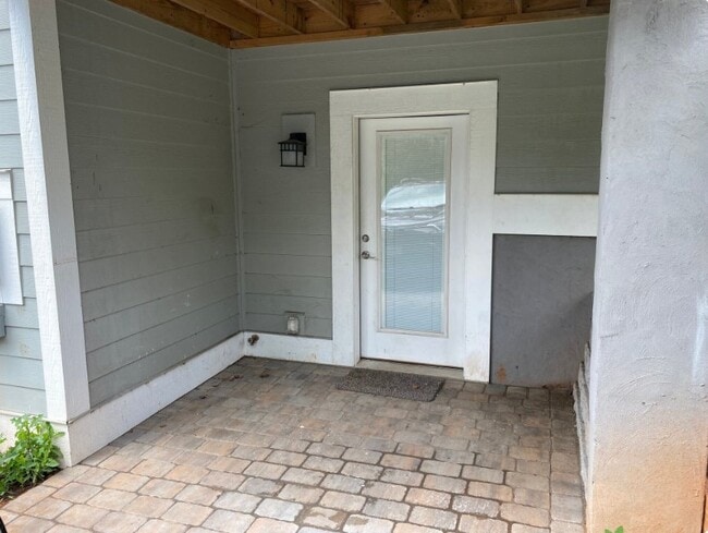 1458 Avon St, Unit B