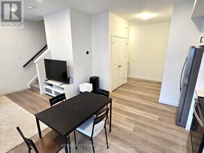 405 Myers Rd in Cambridge, ON - Building Photo - Building Photo