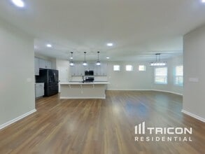 7662 Tanglewood Wy in Denver, NC - Foto de edificio - Building Photo