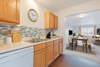 Hickory Hollow Senior Townhomes in Spencerport, NY - Building Photo - Building Photo