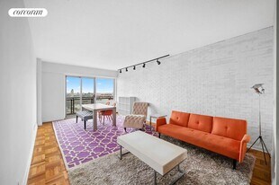 60 E 8th St in New York, NY - Building Photo