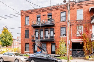 3926 Gertrude Rue in Verdun, QC - Building Photo