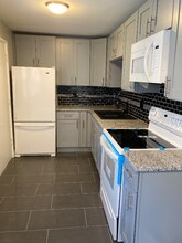 8027 S Exchange Ave in Chicago, IL - Building Photo - Building Photo