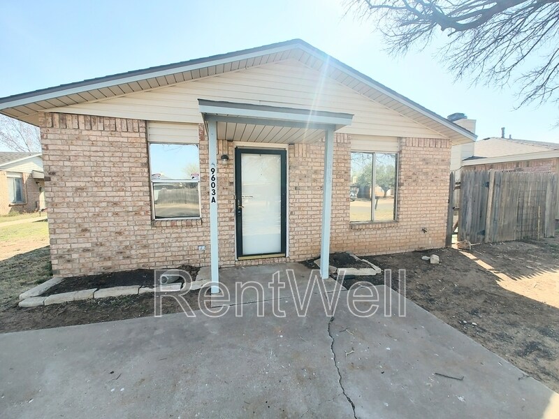 9603 Elmwood Ave in Lubbock, TX - Building Photo