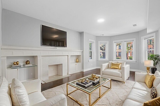 8129 S Maryland Ave in Chicago, IL - Foto de edificio - Building Photo