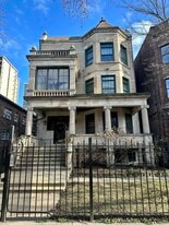 5719 N Kenmore Ave in Chicago, IL - Building Photo