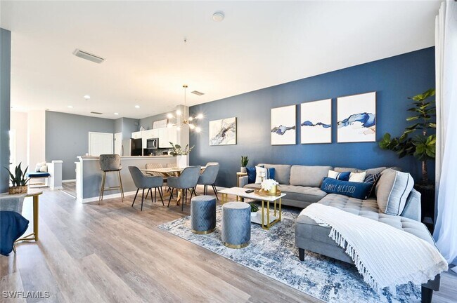 property at 981 Hampton Cir