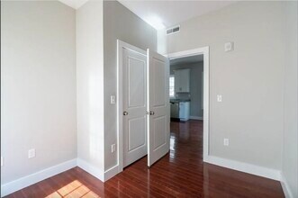 33 Covington St, Unit 3 in Boston, MA - Building Photo - Building Photo