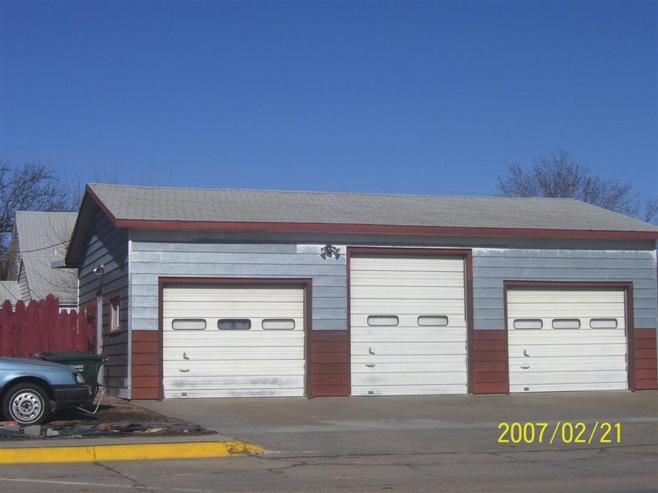 905 N Jeffers St in North Platte, NE - Building Photo