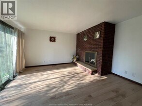 3052 Lauzon Rd in Windsor, ON - Building Photo - Building Photo