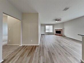 10008 Blue Bell Dr in Fort Worth, TX - Building Photo - Building Photo