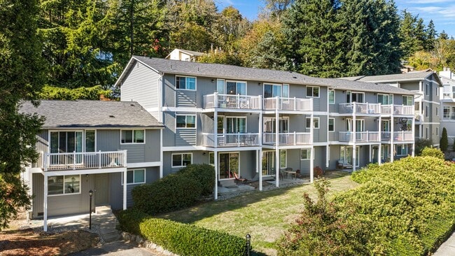 Bayshore Vista Apartments