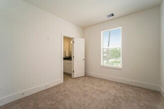 7502 Carver Rd in Houston, TX - Building Photo - Building Photo