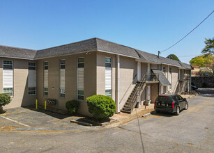 Ivy Chase Apartments in Atlanta, GA - Building Photo - Primary Photo