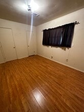 1401 Lamar Ave in Nederland, TX - Foto de edificio - Building Photo