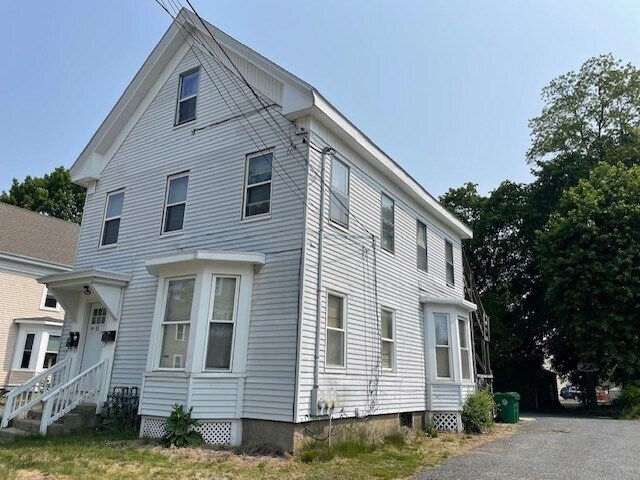 50-52-52 Alden St in Ashland, MA - Building Photo