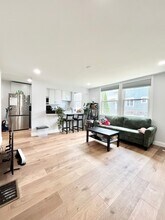 28 Higgins St, Unit 3 in Boston, MA - Building Photo - Building Photo