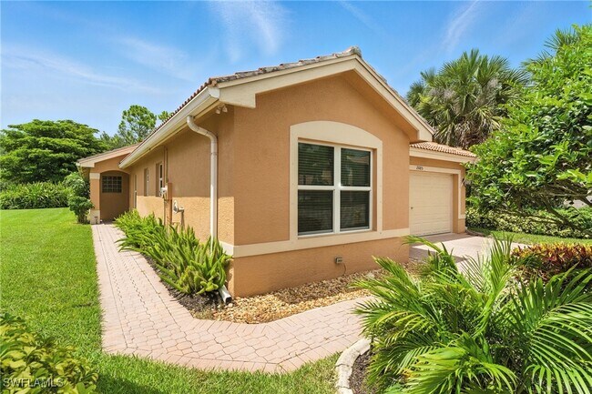 property at 2085 Painted Palm Dr