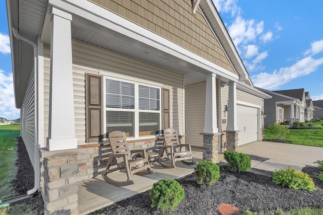 272 Mannaseh Dr W in Granville, OH - Building Photo - Building Photo