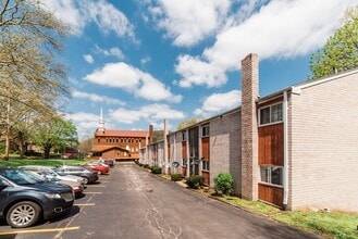 Parkside Apartments in Wilmerding, PA - Foto de edificio - Building Photo