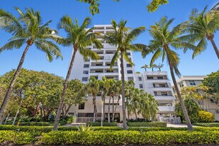 1775 Washington Ave, Unit 4C in Miami Beach, FL - Building Photo