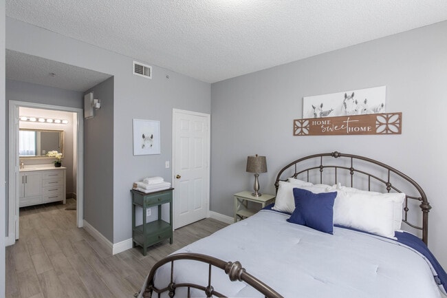 property at 2040 Greenview Shores Blvd