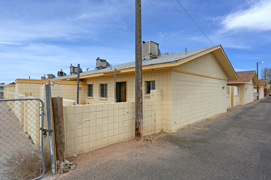 Pennsylvania Street Apartments in Albuquerque, NM - Building Photo