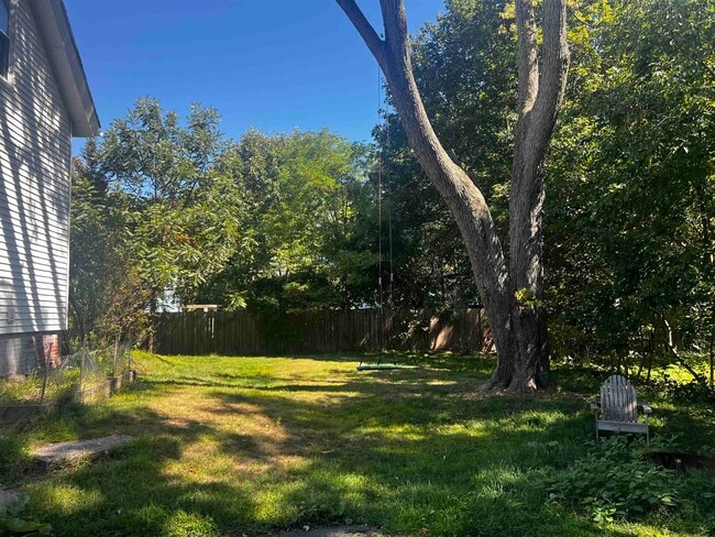 29 Hall Pl in Exeter, NH - Building Photo - Building Photo
