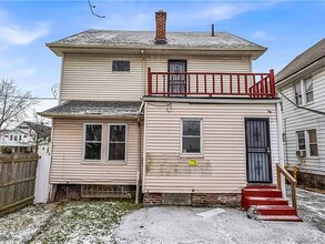 3725 E 151st St in Cleveland, OH - Building Photo - Building Photo