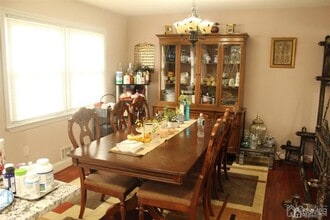 6 Marc Ct in Edison, NJ - Building Photo - Building Photo