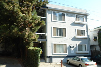 Westlake Manor Apartments in Oakland, CA - Building Photo - Building Photo