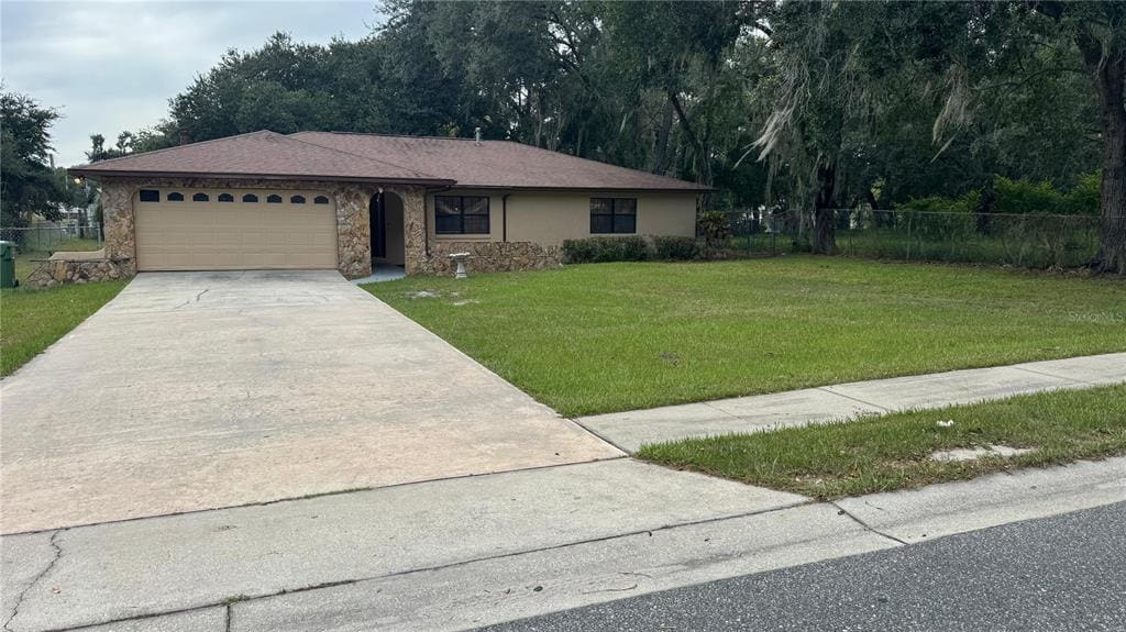 1017 Beecher St in Leesburg, FL - Building Photo