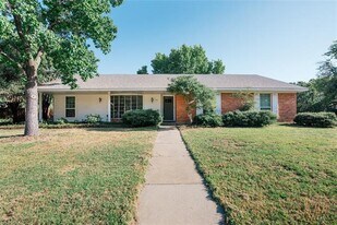 512 Northridge St in Denton, TX - Building Photo