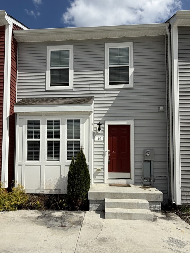 property at 40 Orch Grn Dr