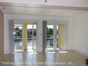 1350 Mediterranean Dr in Punta Gorda, FL - Building Photo - Building Photo