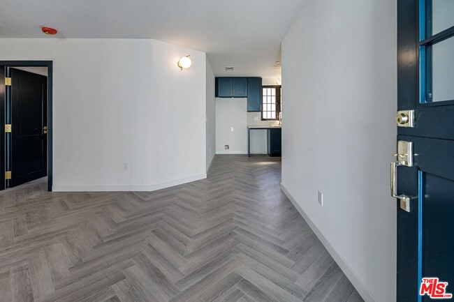 7320 1/2 9th Ave in Los Angeles, CA - Building Photo - Building Photo