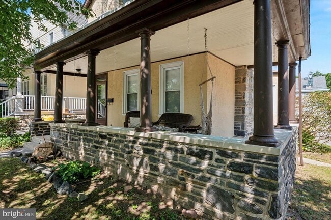 121 Upland Terrace in Bala Cynwyd, PA - Building Photo - Building Photo