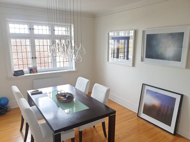 property at 4834 Grosvenor Av